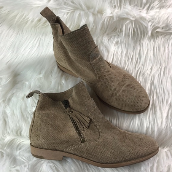tamaris tan ankle boots